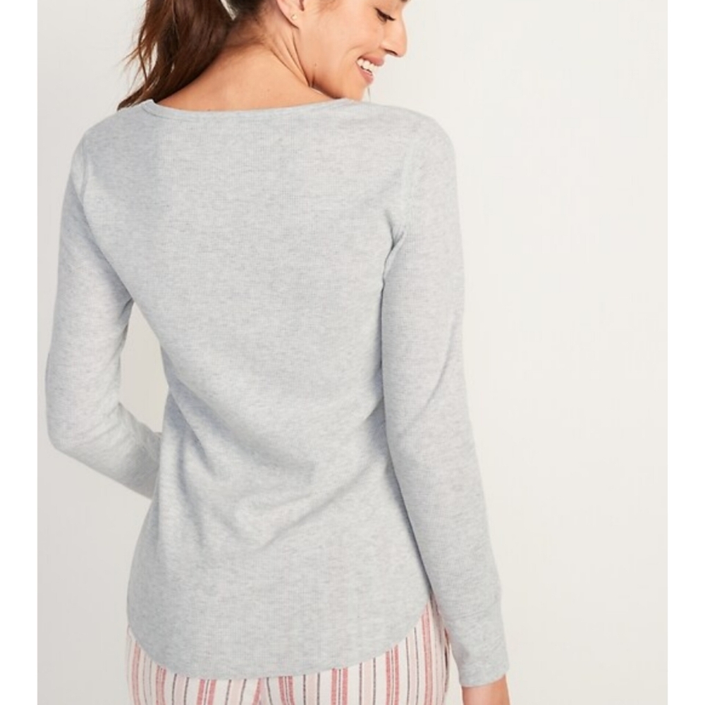 . Old Navy Long Sleeve Grey Scoop Neck Thermal Pajama Shirt - Picture 4 of 7